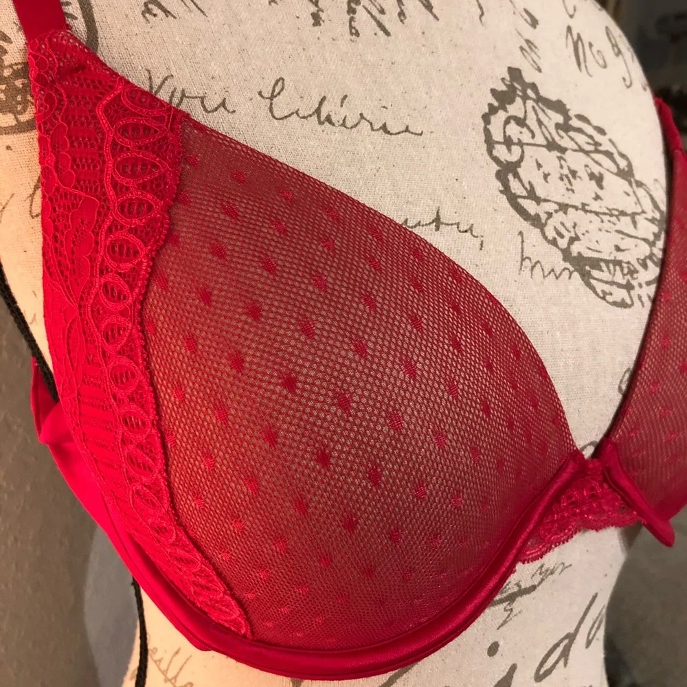 4[Maidenform] NWOT! Red lace bra